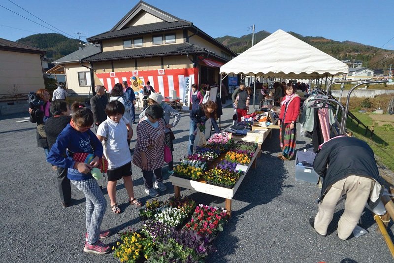 A marketplace at the Ibasho project in Japan